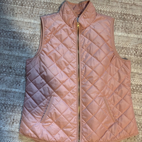 Old Navy Women's Quilted Vest - Picture 1 of 2